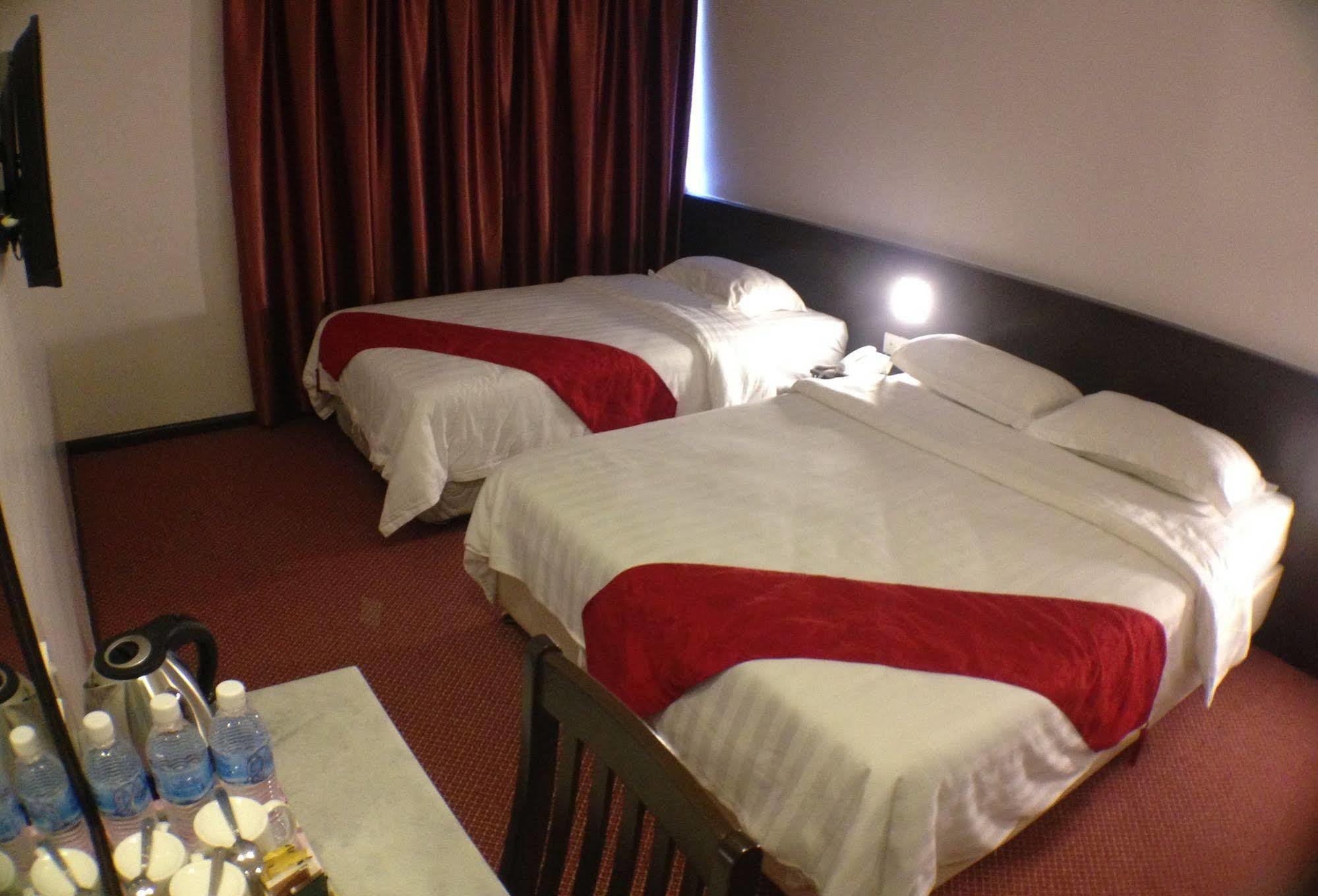 Century Hotel Kota Kinabalu Esterno foto