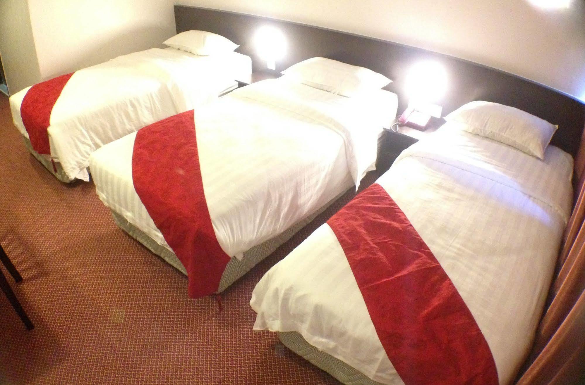 Century Hotel Kota Kinabalu Esterno foto