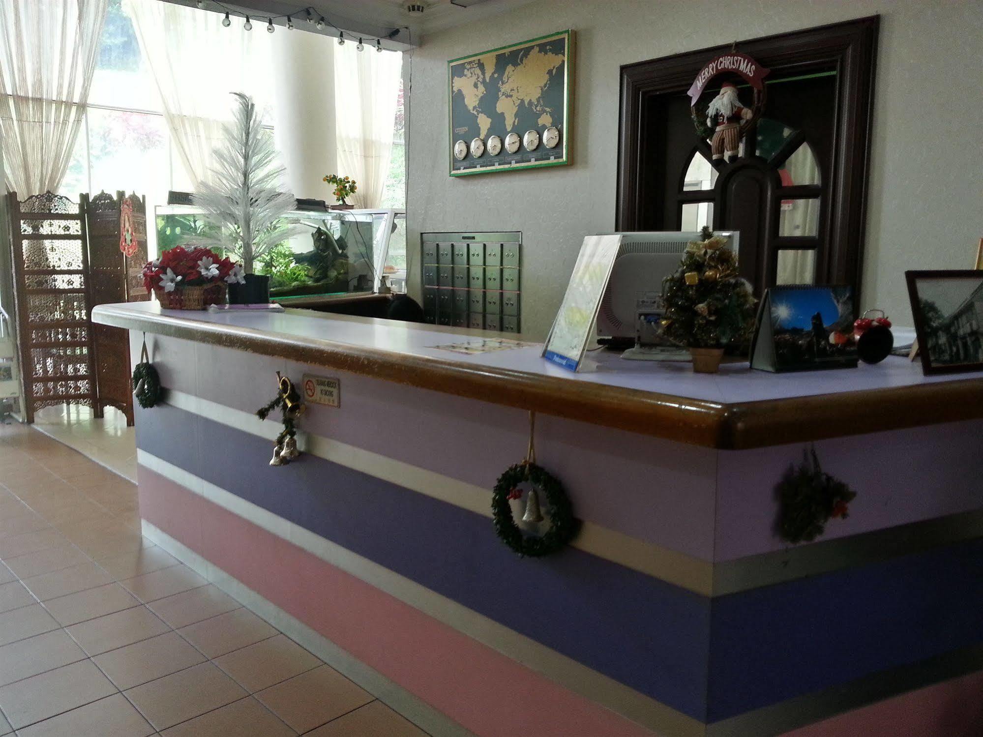 Century Hotel Kota Kinabalu Esterno foto