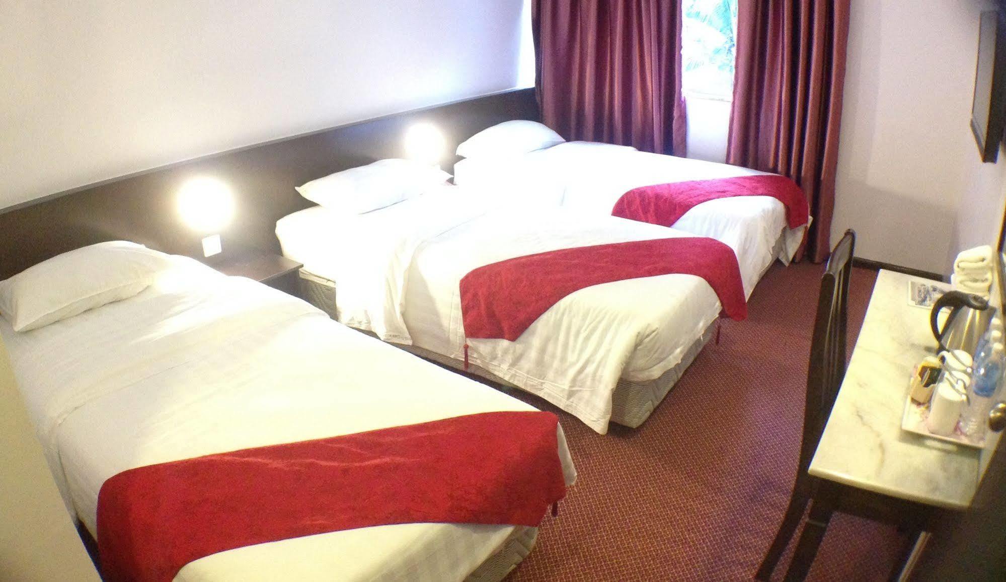 Century Hotel Kota Kinabalu Esterno foto