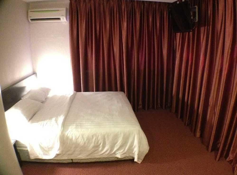 Century Hotel Kota Kinabalu Esterno foto